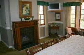 Lodge Hill House | 9bdrm Pickford House Cambria by Hearst Castle