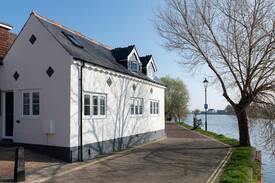 Emsworth Cabin | The Old School House - stunning waterside views