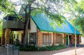 Maun House | Casa Bena: Rent entire house - Sleeps 2 to 6