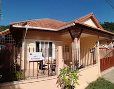 Kathu House | Muk's Guesthouse - Monkey Room