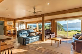 Eaglehawk Neck House | Absolute Beach Front "Wee Doo" Eaglehawk Neck