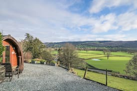 Coniston Cabin | Pod Cottage, Howe Farm, Coniston -PEACEFUL HEAVEN!