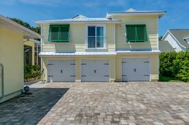 Rockledge Apartment | The Oasis of Rockledge Drive