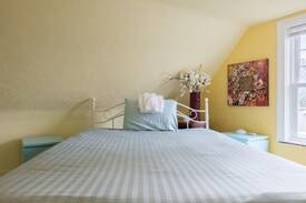 North Delridge House | Blue House - Sunset Suite
