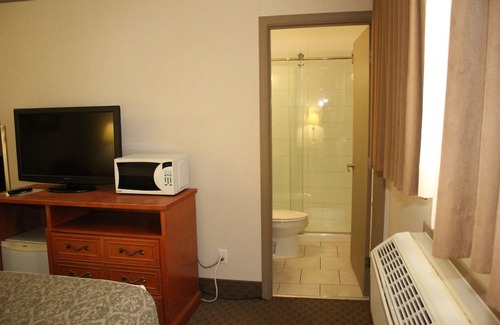 Southside Hotel | Ramada by Wyndham Edmonton South