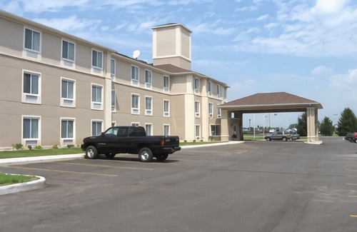South Beloit Hotel | Best Western Legacy Inn & Suites Beloit/South Beloit