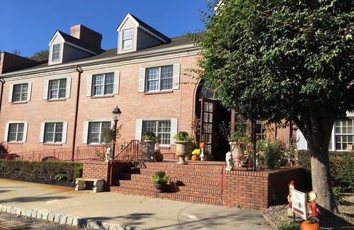 Colts Neck Hotel | Colts Neck Inn Hotel