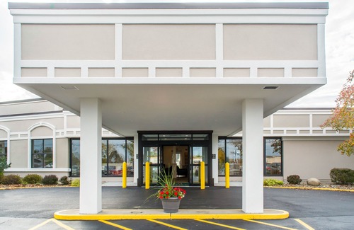 Geneseo Hotel | Quality Inn Geneseo