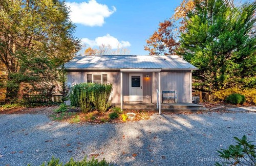 Lake Lure House | The Cottage at Grey Logs Cove