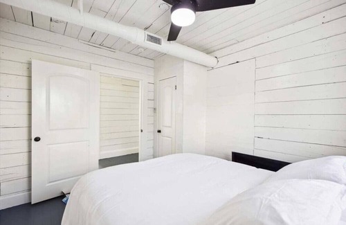 Galveston House | Historic 1800s Charmer! 2 rentals in 1!|BeachBox