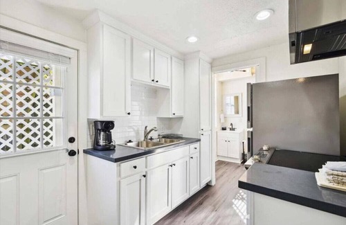 Galveston House | Historic 1800s Charmer! 2 rentals in 1!|BeachBox