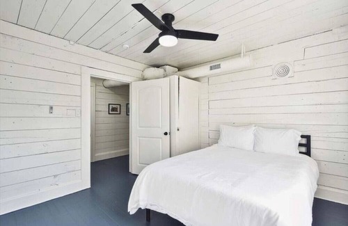 Galveston House | Historic 1800s Charmer! 2 rentals in 1!|BeachBox
