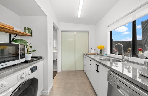 Lauderdale House | Beach Side Luxury Accommodation