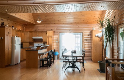 Blue Sea Cottage | Spacious, Cozy Waterfront Cottage with Hot-tub and Sauna in Beautiful BlueSea QC