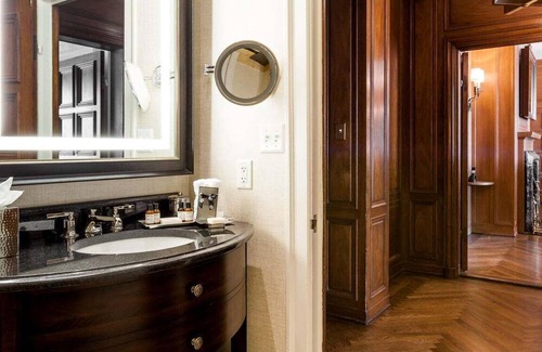 Nob Hill House | 1-Bedroom Suite at a 5⭐️ Hotel
