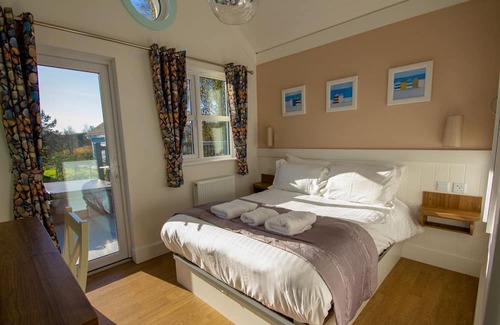 Annan Cabin | 1 bedroom accommodation in Annan