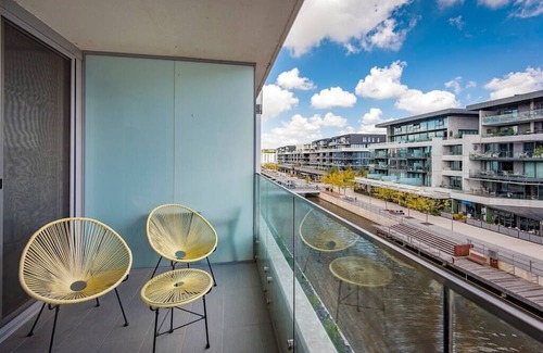 Kingston Apartment | LAKE VIEW APARTMENT / KINGSTON