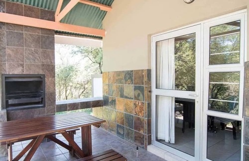 Windhoek House | Ideal Location! Spacious Accommodation, Pools, Short Drive to Maerua Mall!
