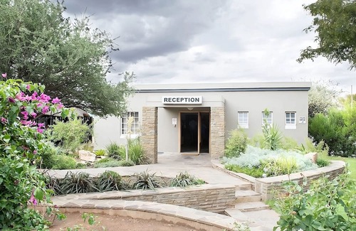 Windhoek House | Explore Windhoek! 2 Relaxing Units w/ Kitchenette, Pool, Near Alte Feste Museum!