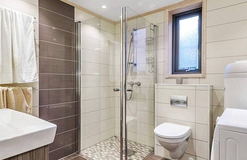 Myrkdalen Apartment | 6 person holiday home in Vossestrand
