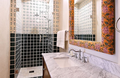 Historic Eastside Bed & Breakfast | Dos Hermanas Casita 8 | Cozy Downtown | Studio