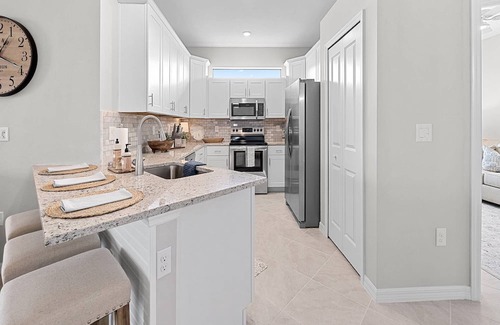 Port Charlotte House | NEW Build! Beautiful Bonito Way - Luxury home nestled in El Jobean! Fishing, Beaches, Pier, Ramp