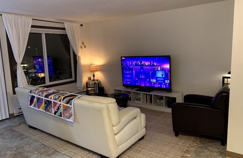 SeaTac Apartment | spacious condo at Seatac