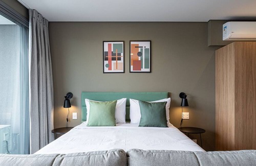 Sao Paulo House | Studio com sacada e ótima vista em prédio completo