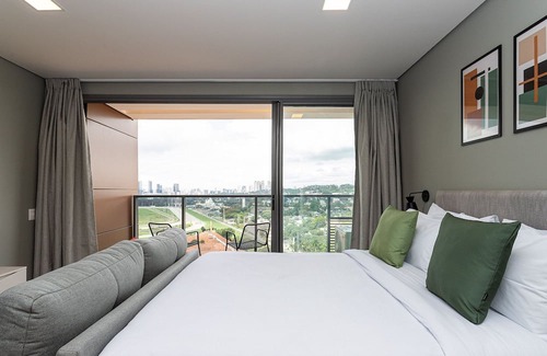 Sao Paulo House | Studio com sacada e linda vista para o Jockey Club