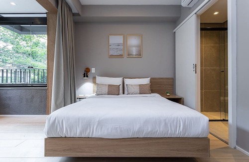 Jardins House | Studio Completo com Sacada | Jardins