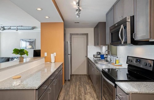 Hanover Place Apartment | ⍟ Midtown 2 bedroom Apartment ⍟