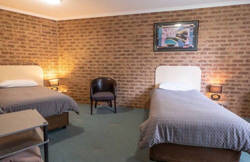 Eildon House | Eildon Parkview Motor Inn. Room 12