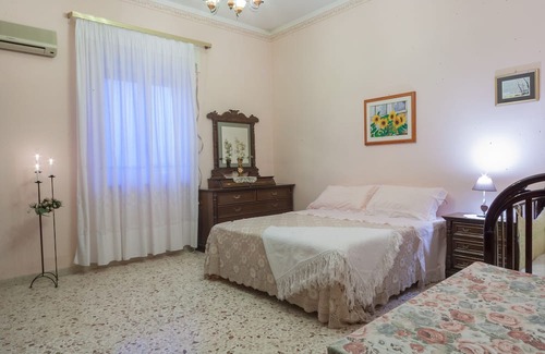 Casa Papa Villa | Comfortable Country Home located in the picturesque valley of Noto's countryside