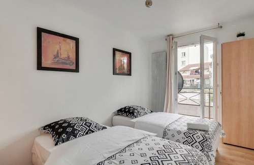 Aubervilliers Apartment | Chic apart with parking near Paris
