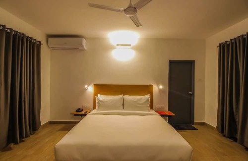 Ashvem House | Crazy Homes Stay near Ashvem Beach/Goa