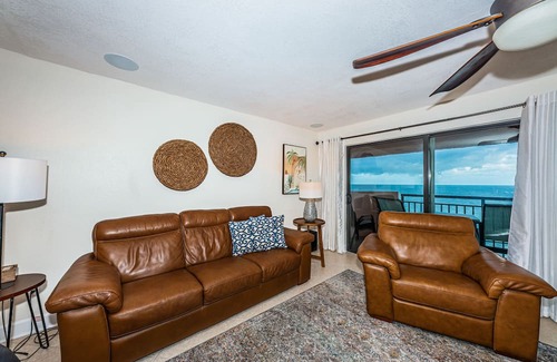 Indian Shores Condo | APRIL 13-27 SPECIAL BOOK NOW! 🌴BCHFRONT PENTHOUSE Million View🌴