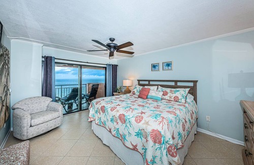Indian Shores Condo | APRIL 13-27 SPECIAL BOOK NOW! 🌴BCHFRONT PENTHOUSE Million View🌴