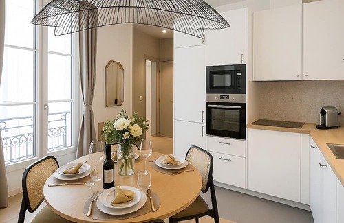 L'Europe Apartment | 1529 Laborde