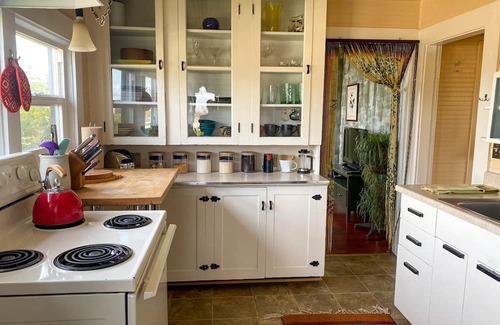 York House | Victorian on Garden Best Location in Town