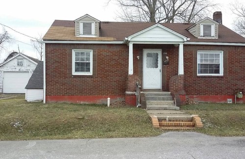 Aliquippa Apartment | House can sleep 8 or more people