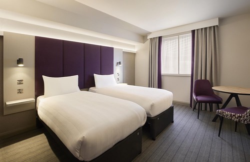 Pattiswick Hotel | Premier Inn Braintree - Freeport Village