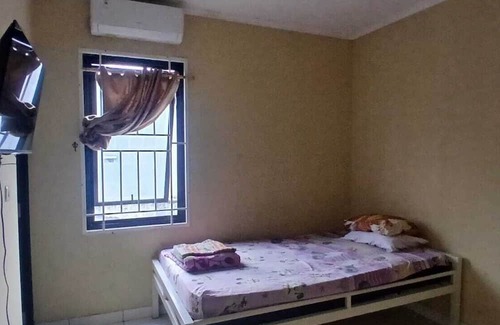 Astana Anyar Hotel | OYO 94510 Sk 4 Inn