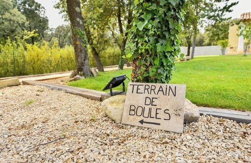 Lourmarin House | “Villa Tranquilla: Charming Retreat with Swimming Pool in Lourmarin”