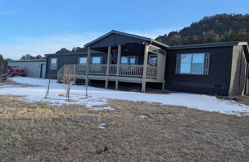 Alto House | Remote 3-bedroom home very close to skiing, dining, and shopping in Ruidoso, NM