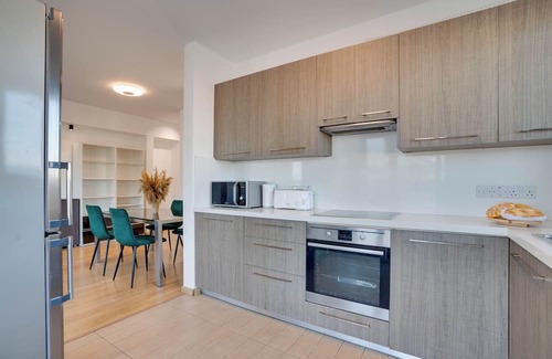 Ayios Dhometios Apartment | This apartment is a 3 bedroom(s), 2.5 bathrooms, located in Agiou Georgiou, Nicosia.