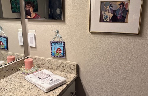 Northwest Raleigh Apartment | Perfect Raleigh address for traveling nurses or NC State guests
