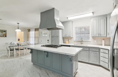 Lakeview  Jefferson County House | Spacious 3-Bedroom Home with Ample Parking