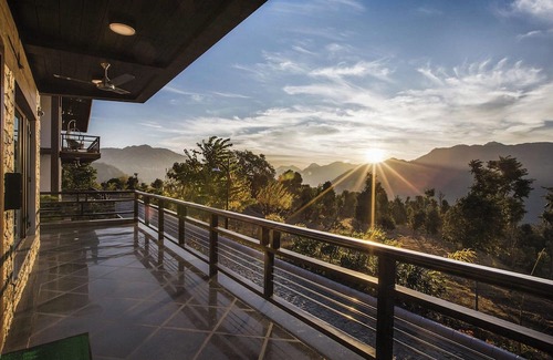 Haridwar Villa | A majestic and luxurious villa overlooking the Ganges