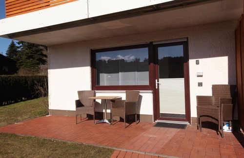 Hildfeld Apartment | "Vacation in a picturesque heath village: Comfortable apartment with mountain views!"