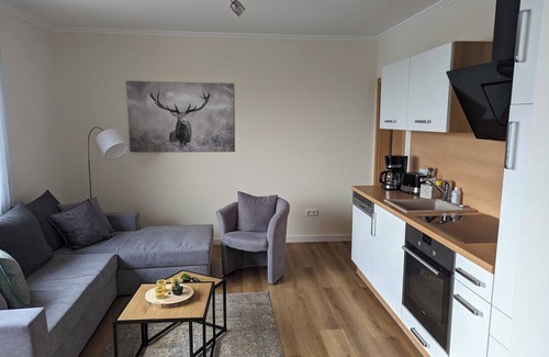 Hildfeld Apartment | "Relax in a heath village: cozy vacation apartment with a view of the mountains!"